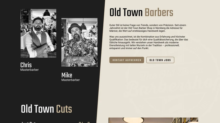 Die Website in zwei Fassungen, schräg geteilt: links dunkel auf Anthrazit, rechts hell auf Creme — die Barber Chris und Mike und „Old Town Barbers“